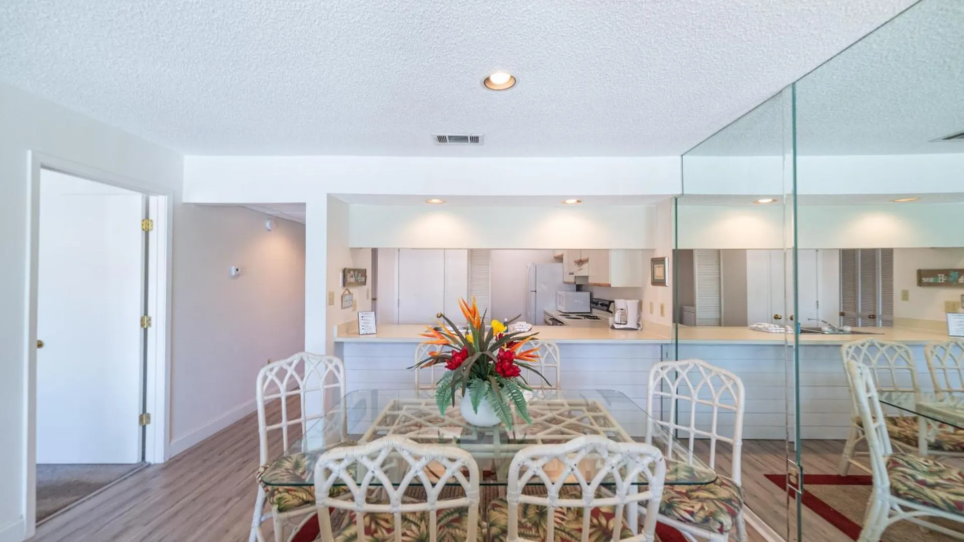 Edgewater Villa 2713 'Palm Of His Hand' Panama City Beach Holiday home