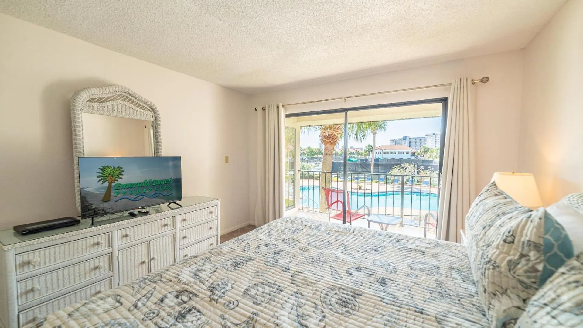 Edgewater Villa 2713 'Palm Of His Hand' Panama City Beach Holiday home