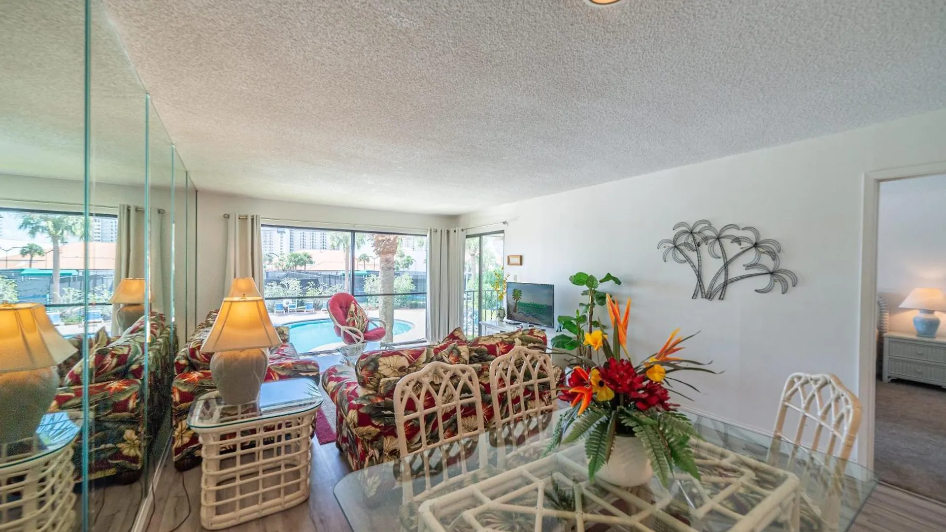 Edgewater Villa 2713 'Palm Of His Hand' Panama City Beach Holiday home